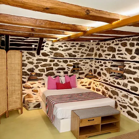 Atelies Stone House Villa *