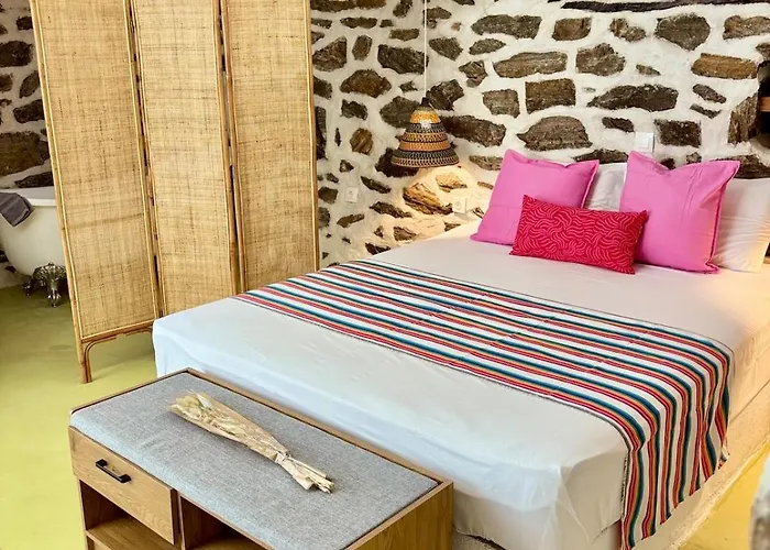 Atelies Stone House *