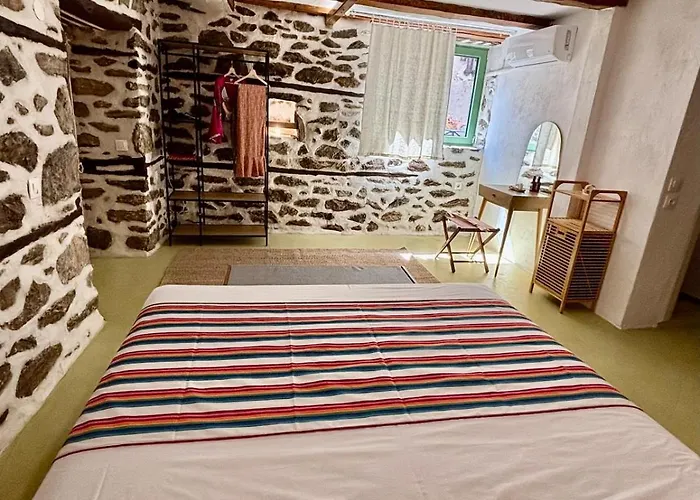 Atelies Stone House *