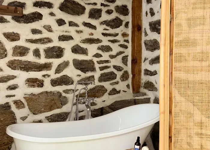 Atelies Stone House *