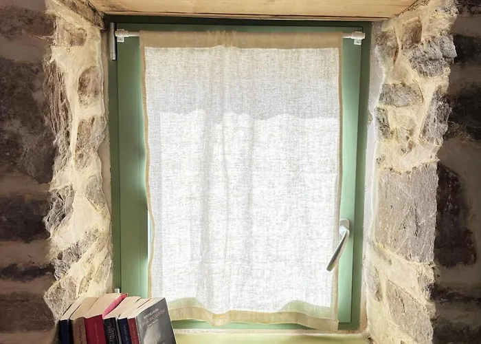 Atelies Stone House *